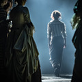 NTLive　『人間嫌い』 Photo © Marc Brenner