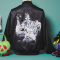 ショルダーバッグ 2WAY　各6,900円/ ブルゾン　16,000円/ マルチポシェット　4,500円／© Disney