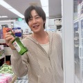 「アジアのプリンス」チャン・グンソクがスーパーで“焼酎探し”!?飾らない姿にキュン【写真】