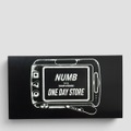 ONE DAY STOREとのコラボ　ステッカー価格：550円（税込）