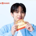 SEVENTEEN MINGYUがブランドモデルを務める「isaac toast(イサックトースト)」初の長期POP-UP開催！