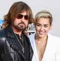 ビリー・レイ・サイラス,＆マイリー・サイラス