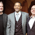『アイ・アム・レジェンド』来日記者会見。左からフランシス・ローレンス監督、ウィル・スミス、脚本・プロデュースのアキバ・ゴールズマン。