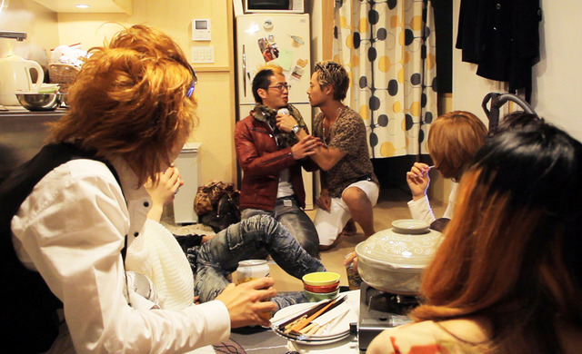 『恋の渦』-(C) 2013シネマ☆インパクト