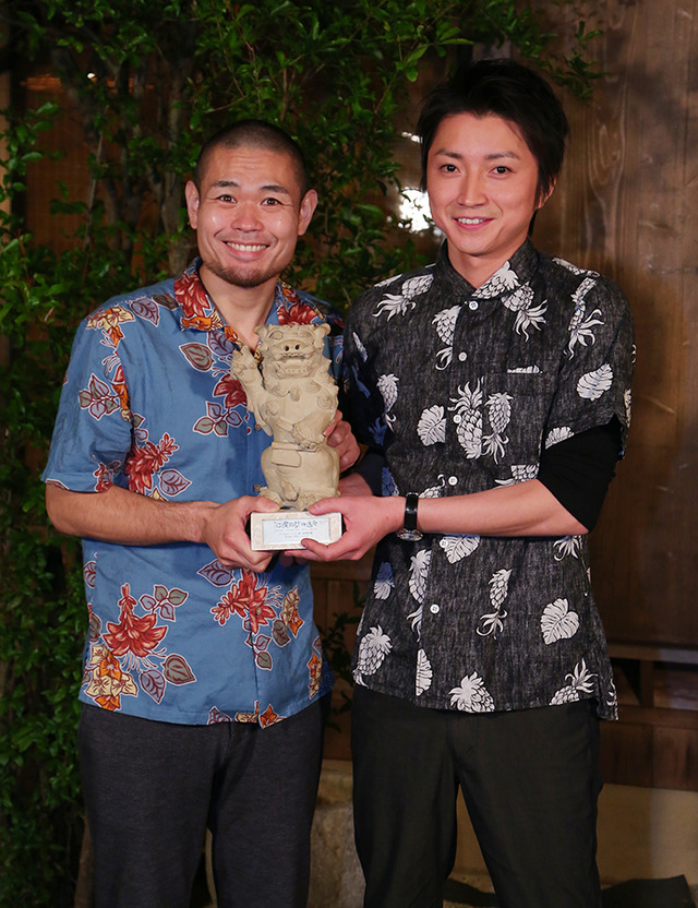 品川ヒロシ監督＆沖縄に到着した藤原竜也／第6回沖縄国際映画祭