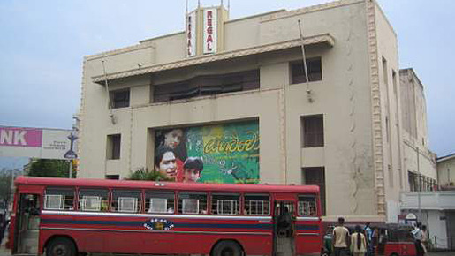 コロンボの映画館では上映中に爆音が！　photo：ishiko