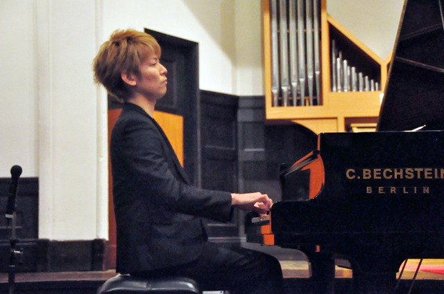 音楽ユニット「芹沢ブラザーズ」／『白ゆき姫殺人事件』公開記念イベント