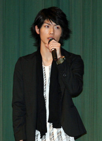 『奈緒子』初日舞台挨拶にて　三浦春馬