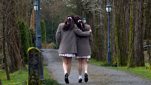 『シスターズ』 -(C) 2006 SISTERS WOOSTER,INC.AND IMAGE　ENTERTAINMENT,INC.ALL RIGHTS RESERVED.