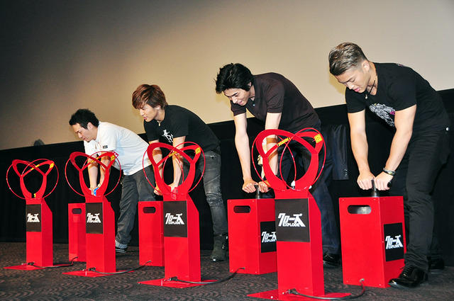 風船割りゲーム／『クローズ EXPLODE』初日舞台挨拶