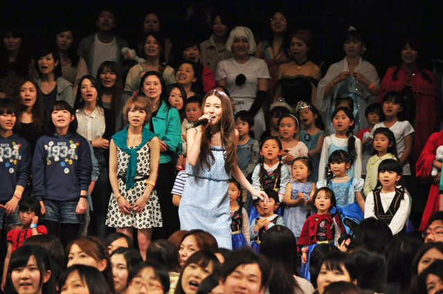 May.J.（主題歌担当）／“みんなで歌おう！『アナと雪の女王』”イベント