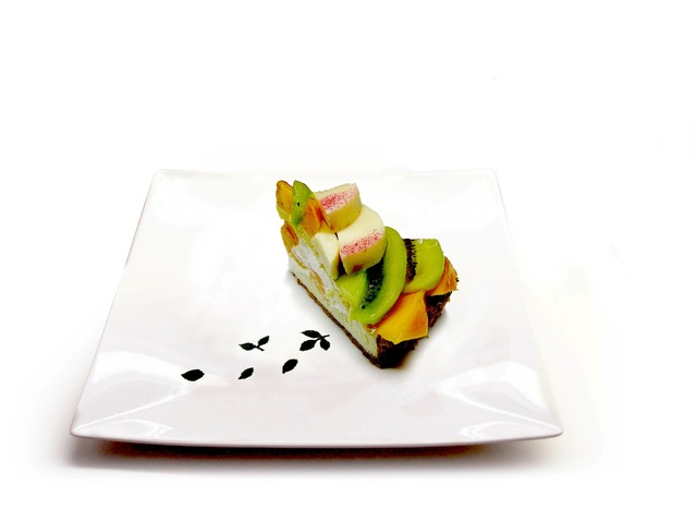 映画『とらわれて夏』×カフェコムサ「マンゴーと桃ムースのタルト」