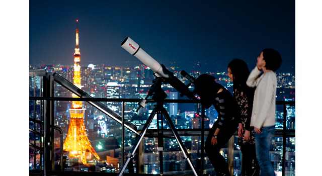 スカイデッキでの星空観察会の様子