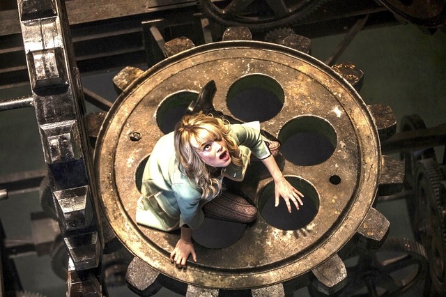 エマ・ストーン（グウェン・ステイシー役）／『アメイジング・スパイダーマン2』-(C) 2013 CTMG. All Rights Reserved.