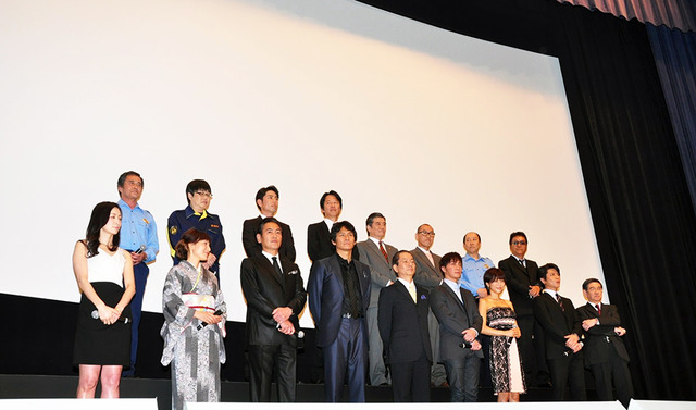 水谷豊＆成宮寛貴＆伊原剛志＆釈由美子＆宅麻伸＆鈴木杏樹＆真飛聖＆川原和久＆大谷亮介＆山中崇史＆山西惇＆六角精児＆小野了＆片桐竜次＆及川光博＆石坂浩二＆和泉聖治（監督）／『相棒-劇場版 III -巨大密室！特命係 絶海の孤島へ』初日舞台挨拶