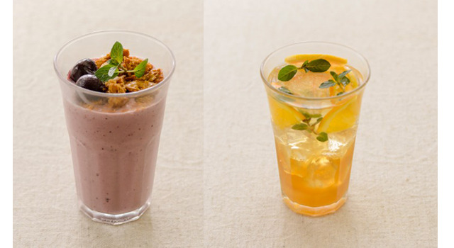 左：ダークチェリーをフローズンヨーグルトとミルクジェラートと合わせたシェイク「チェリーパイシェイク」（650円）、右：ジンジャーコーディアルを紅茶と炭酸で割ったソーダ「シトラスジンジャーソーダ」（600円）