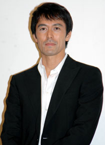 『歩いても　歩いても』完成披露試写会にて　阿部寛