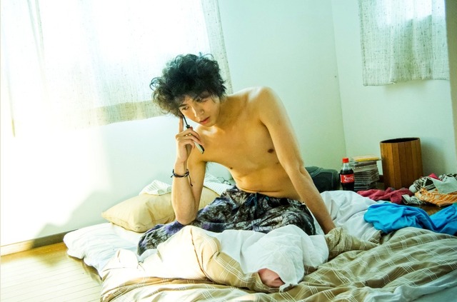 賀来賢人／『オー！ファーザー』-(C) 2014吉本興業