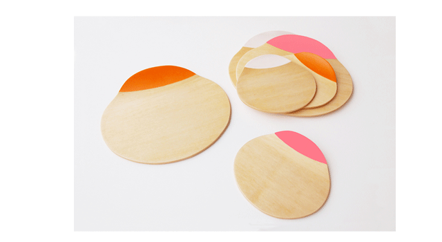 「ホタテ貝の木皿」（大）5,400円／（小）3,780円