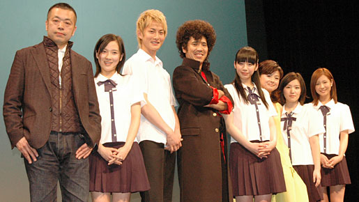 『うた魂（たま）♪』プレミア試写会舞台挨拶。左から田中誠監督、亜希子、石黒英雄、ゴリ、夏帆、薬師丸ひろ子、徳永えり、岩田さゆり。