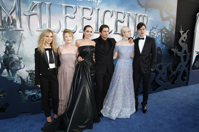 ジュノー・テンプル、レスリー・マンヴィル、アンジェリーナ・ジョリー、シャールト・コプリー、エル・ファニング、サム・ライリー／『マレフィセント』プレミア