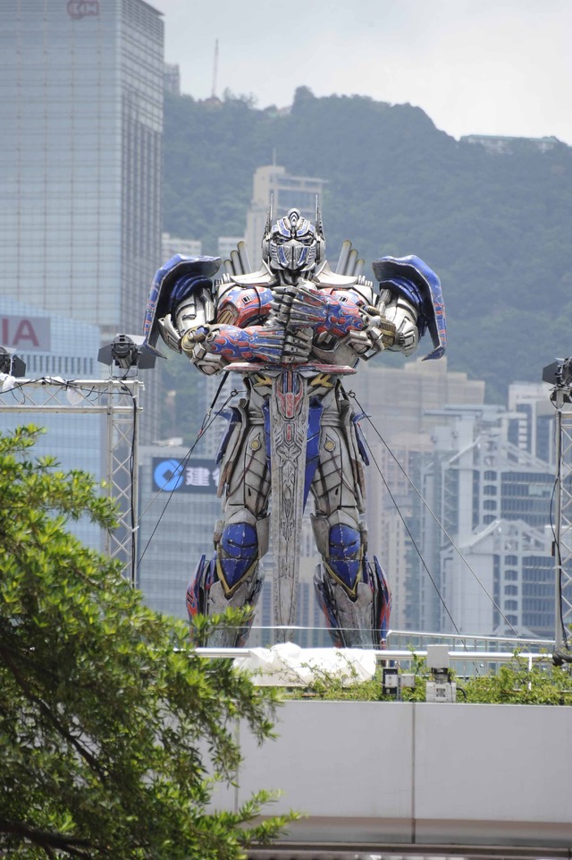 6mの巨大オプティマスプライム像／『トランスフォーマー／ロストエイジ』ワールドプレミア