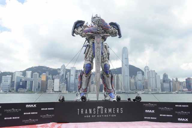 6mの巨大オプティマスプライム像／『トランスフォーマー／ロストエイジ』ワールドプレミア