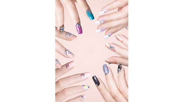 「スワロフスキー CREATE YOUR STYLE ネイルデザインボックスが新登場。一部ネイルサロンのみで期間限定発売。