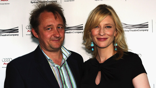 3月29日にシドニーのシアター・カンパニーで行われた舞台、『The Year of Magical Thinking』（原題）のプレミアに出席したケイト・ブランシェットと夫のアンドリュー・アプトン　-(C) Getty Images/AFLO