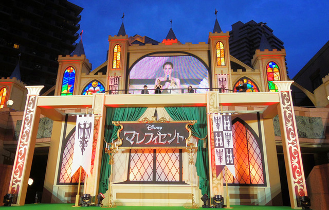 “黒”アンジェリーナ・ジョリー＆“白”のエル・ファニング／『マレフィセント』ジャパンプレミア