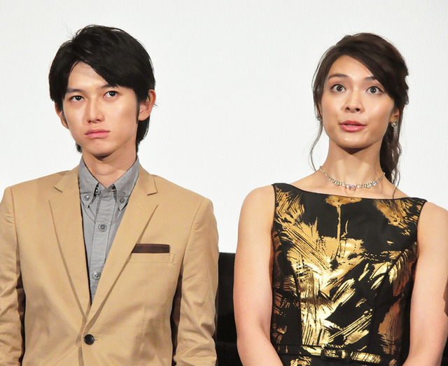 本郷奏多＆秋元才加／『奴隷区 僕と23人の奴隷』初日舞台挨拶