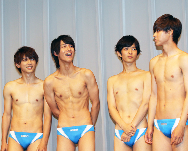 右から、山崎賢人＆千葉雄大＆中川大志＆吉沢亮／ドラマ「水球ヤンキース」制作発表