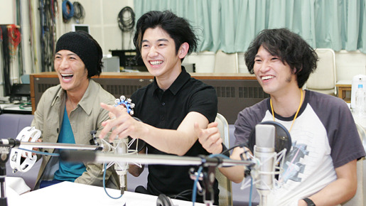 『銀色のシーズン』DVD用コメンタリー収録スタジオにて（左から）玉山鉄二、瑛太、青木崇高