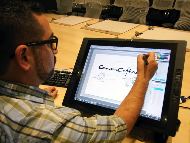 イラストを描き下してくれたディズニーのクリエイター、アート・ヘルナンデス／映画『プレーンズ2／ファイアー＆レスキュー』 -(C) 2014 Disney Enterprises, Inc. All Rights Reserved