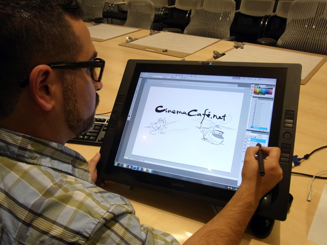 イラストを描き下してくれたディズニーのクリエイター、アート・ヘルナンデス／映画『プレーンズ2／ファイアー＆レスキュー』 -(C) 2014 Disney Enterprises, Inc. All Rights Reserved