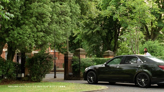 ヒュー・ジャックマン出演　トヨタ新TV-CM「彼のクラウンはときどき」篇（30秒）