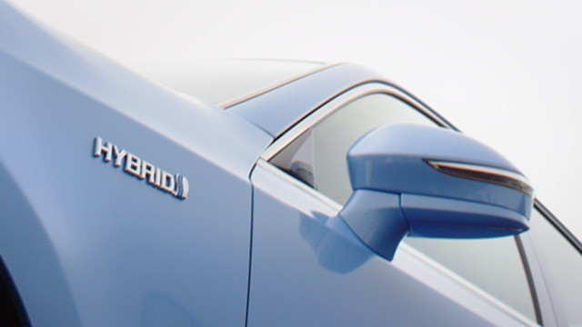 ヒュー・ジャックマン出演　トヨタ新TV-CM「彼のクラウンはときどき」篇（30秒）