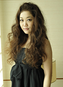 『痛いほどきみが好きなのに』日本語版エンディングテーマを担当したJUJU　photo：Yoshio Kumagai