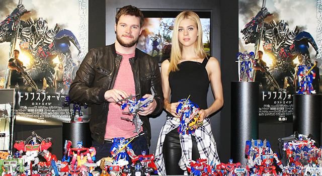 ジャック・レイナー＆ニコラ・ペルツ／タカラトミー本社見学『トランスフォーマー／ロストエイジ』