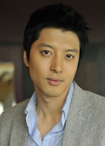 『今、愛する人と暮らしていますか？』イ・ドンゴン　photo：Yoshio Kumagai