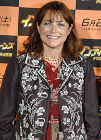 シリーズ第1作以来の復帰を果たしたカレン・アレン。