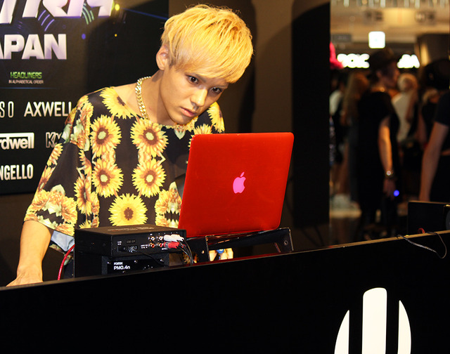 DJ KSUKE in「ISETAN ULTRA FASHION STAGE NIGHT OUT featuring ULTRA JAPAN」