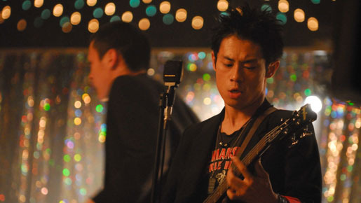 『フィッシュストーリー』でベースに挑戦　伊藤淳史