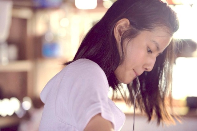 愛情注いで料理を作る、橋本愛／『リトル・フォレスト』-(C)リトル・フォレスト製作委員会