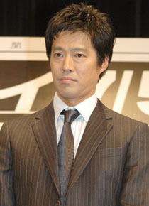 『クライマーズ・ハイ』完成披露舞台挨拶にて　堤真一。