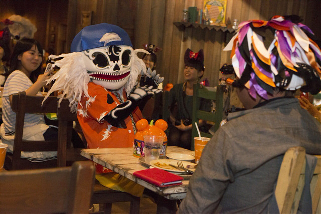 東京ディズニーシー「ディズニー・ハロウィーン」-(C) Disney