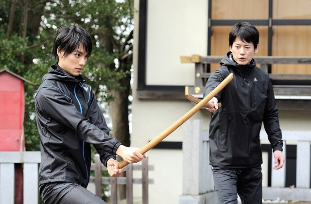 福士蒼汰＆唐沢寿明／『イン・ザ・ヒーロー』-(C) 2014「イン・ザ・ヒーロー」製作委員会