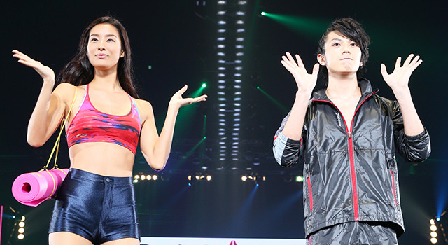 真剣佑（千葉真一の息子）＆すみれ（石田純一の娘） in 「第19回 東京ガールズコレクション AUTUM/WINTER」／(C) TGC 2014 A/W