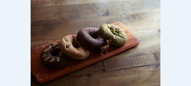 主原料となるふすまは穀物の外皮なので、農薬を直接浴びてしまう。ふすまパン“フスボン”では食の安全性を考え、使用する小麦ふすま、オーツ麦ふすまはすべて有機ふすま（オーガニック）を使用している。