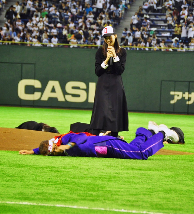 中条あやみ in 「北海道日本ハムvs福岡ソフトバンク」戦・始球式